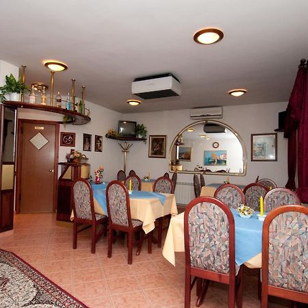 Bed & Breakfast Villa Klara Icici Exterior photo