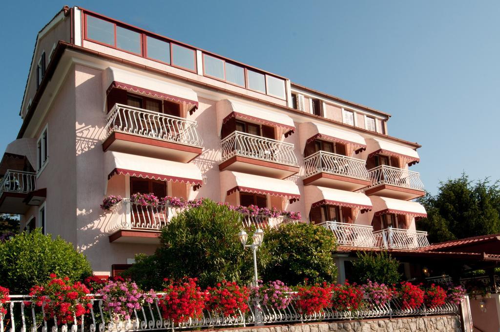 Bed & Breakfast Villa Klara Icici Exterior photo