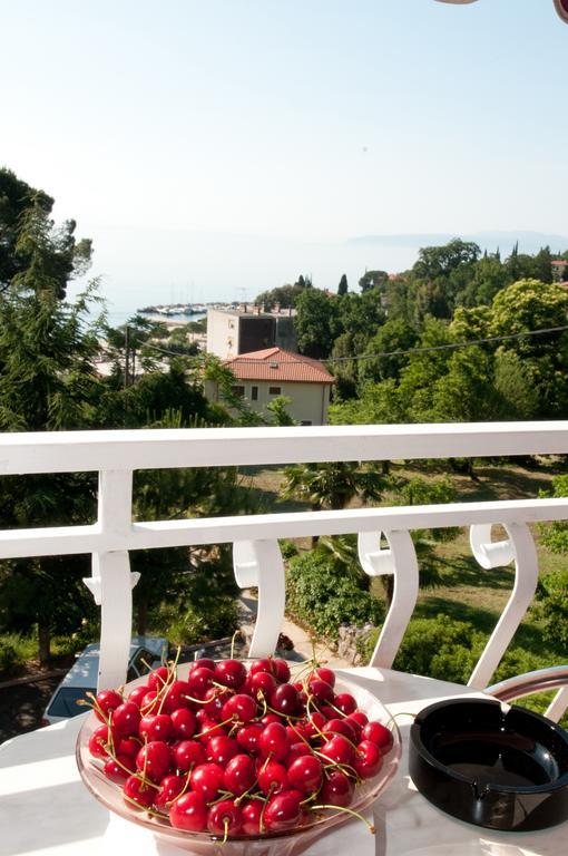 Bed & Breakfast Villa Klara Icici Exterior photo