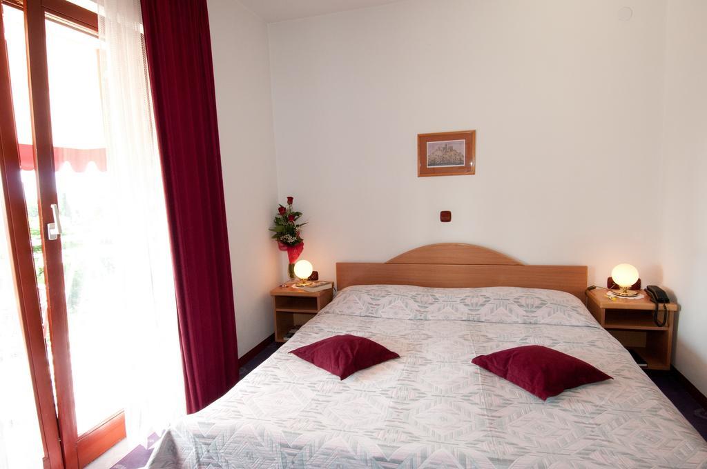 Bed & Breakfast Villa Klara Icici Room photo