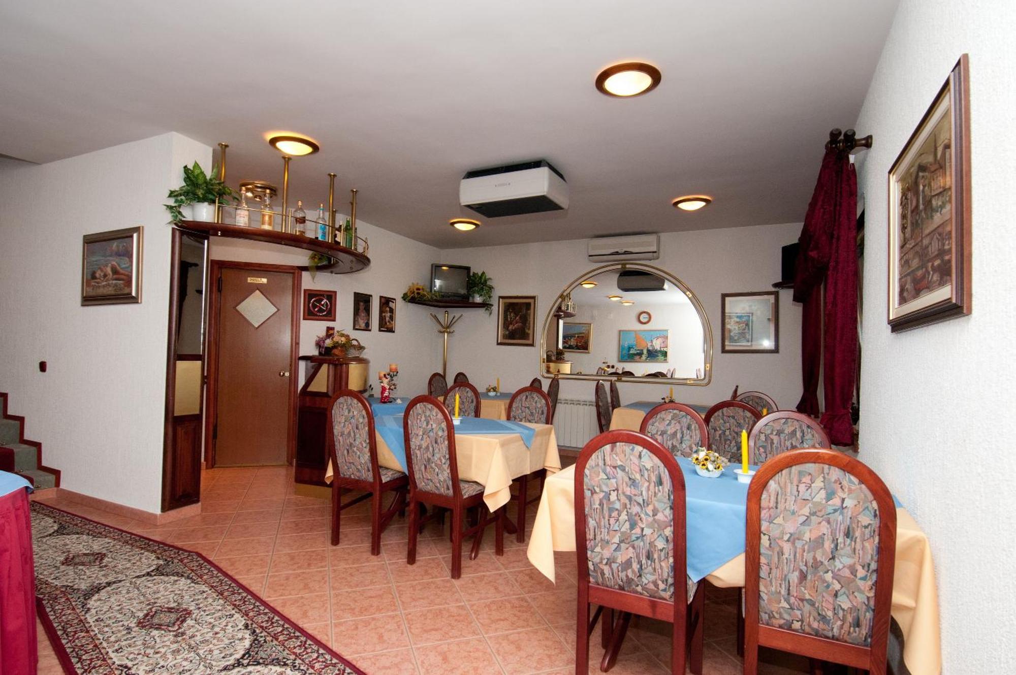 Bed & Breakfast Villa Klara Icici Exterior photo