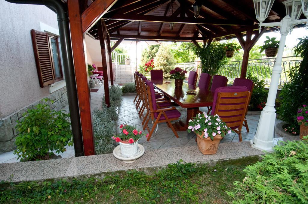 Bed & Breakfast Villa Klara Icici Exterior photo