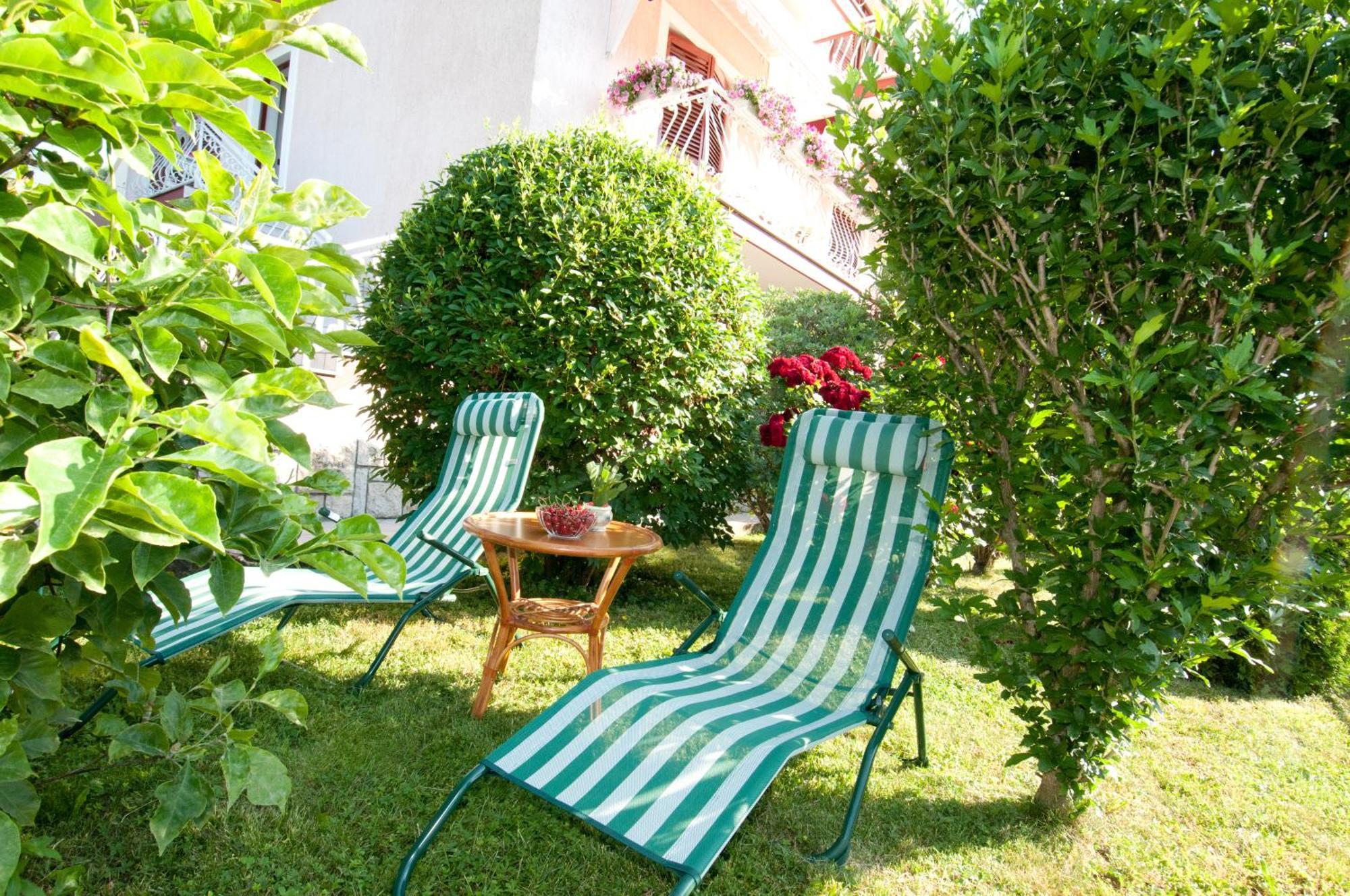 Bed & Breakfast Villa Klara Icici Exterior photo