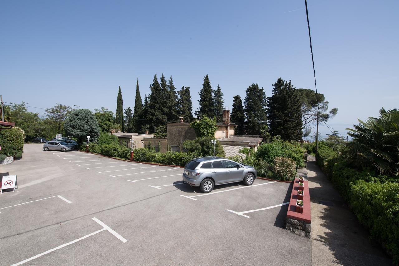 Bed & Breakfast Villa Klara Icici Exterior photo