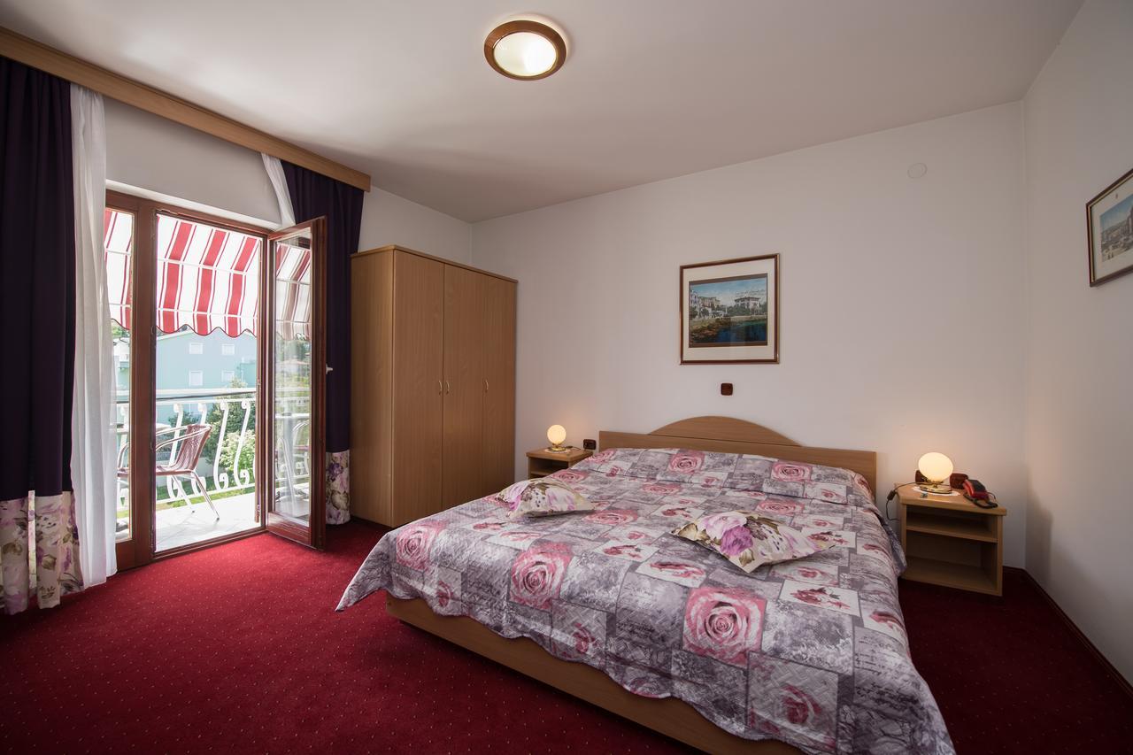 Bed & Breakfast Villa Klara Icici Exterior photo