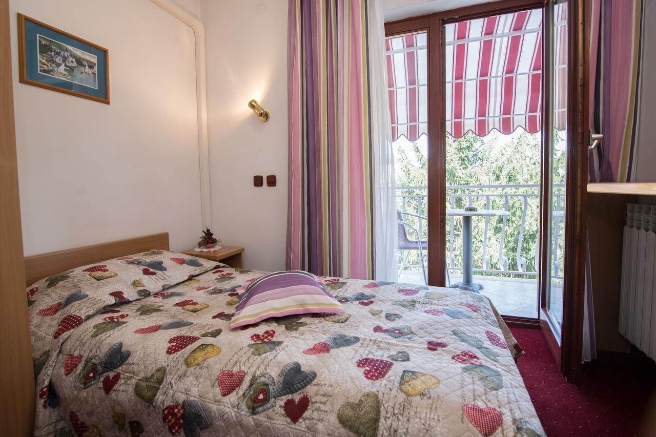 Bed & Breakfast Villa Klara Icici Exterior photo