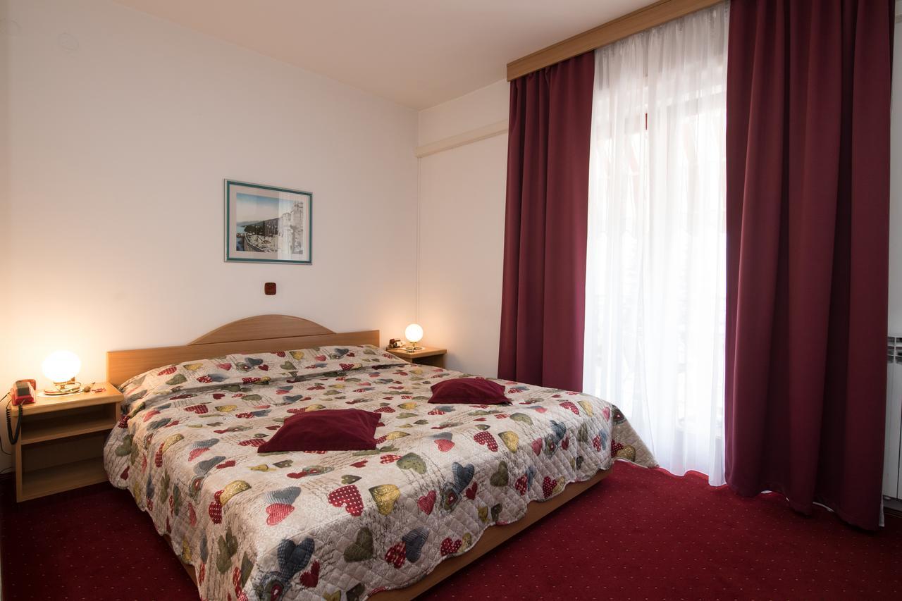 Bed & Breakfast Villa Klara Icici Exterior photo
