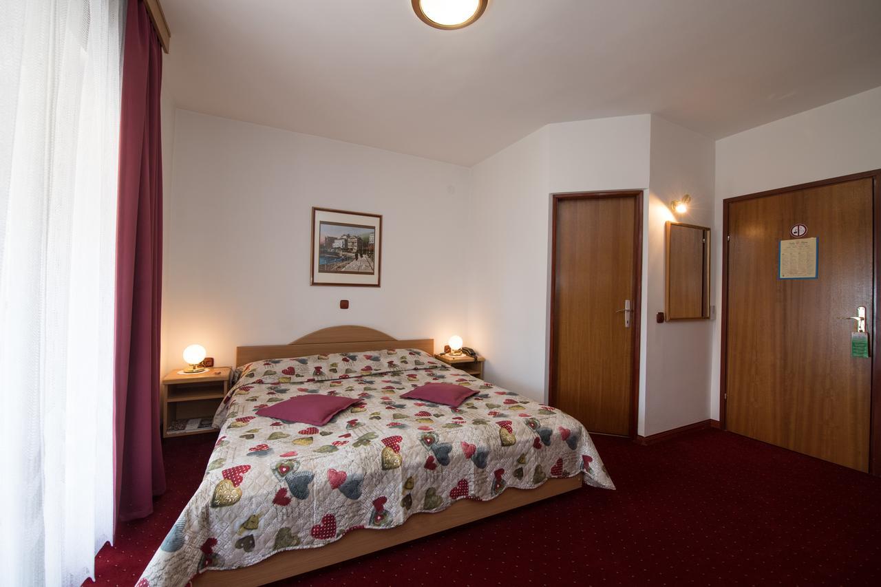 Bed & Breakfast Villa Klara Icici Exterior photo